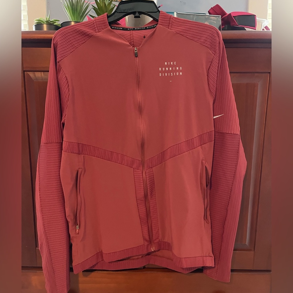 Nike run long sleeve shirt